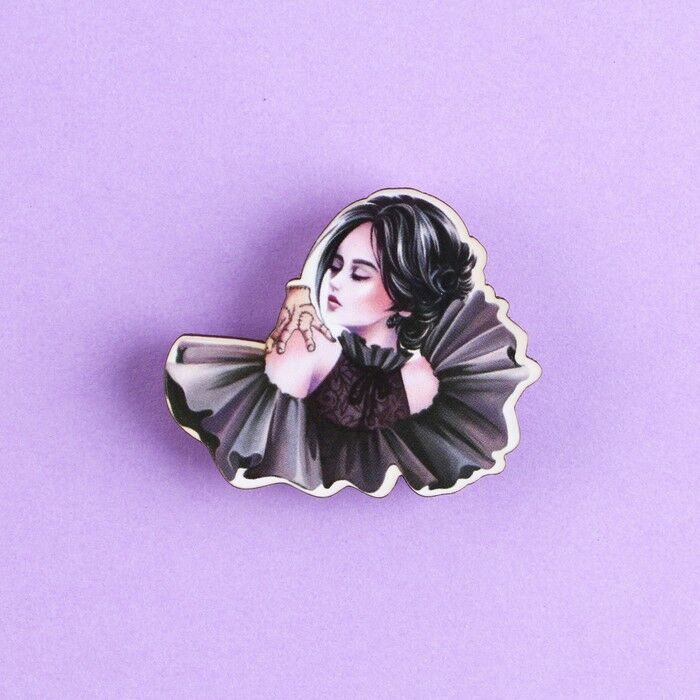Значок деревянный Уэнсдей Аддамс (Wednesday Addams)